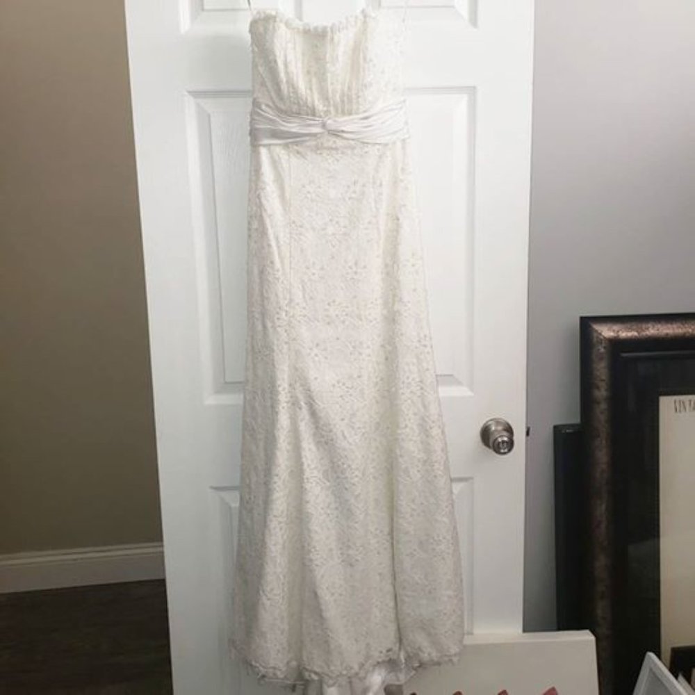 David's Bridal Wedding dress Style VW9469 - Picture 2 of 8